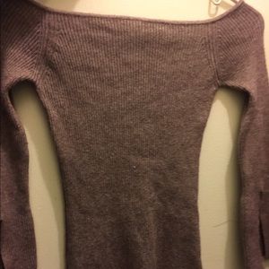 hollister off shoulder slits at the end of arms